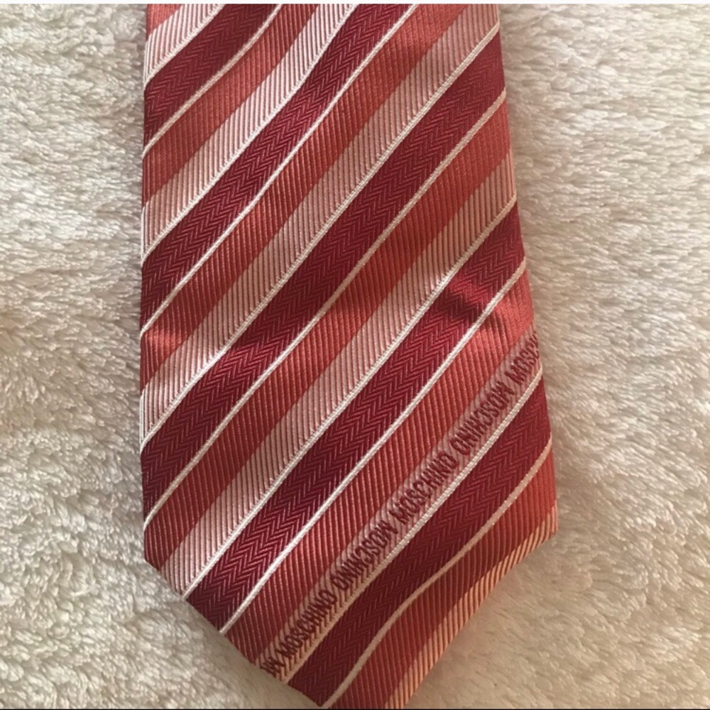 ✨HP✨Red Moschino Tie